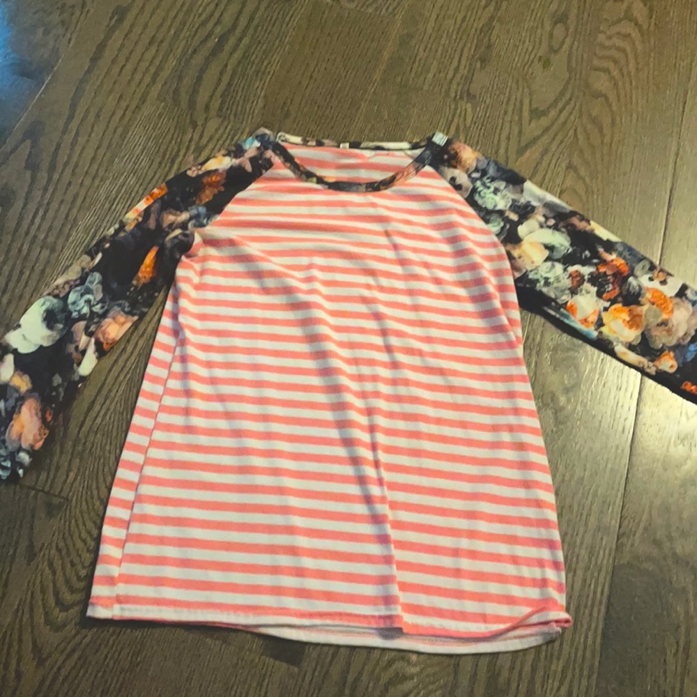 Small striped and floral 3/4 sleeve top